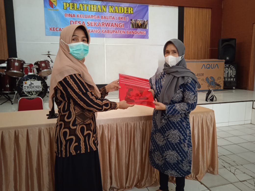 PELATIHAN KADER BINA KELUARGA BALITA (BKB)